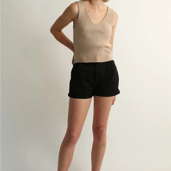 Almina Concept Ribbed Knit Vest - Picture 2 of 8
